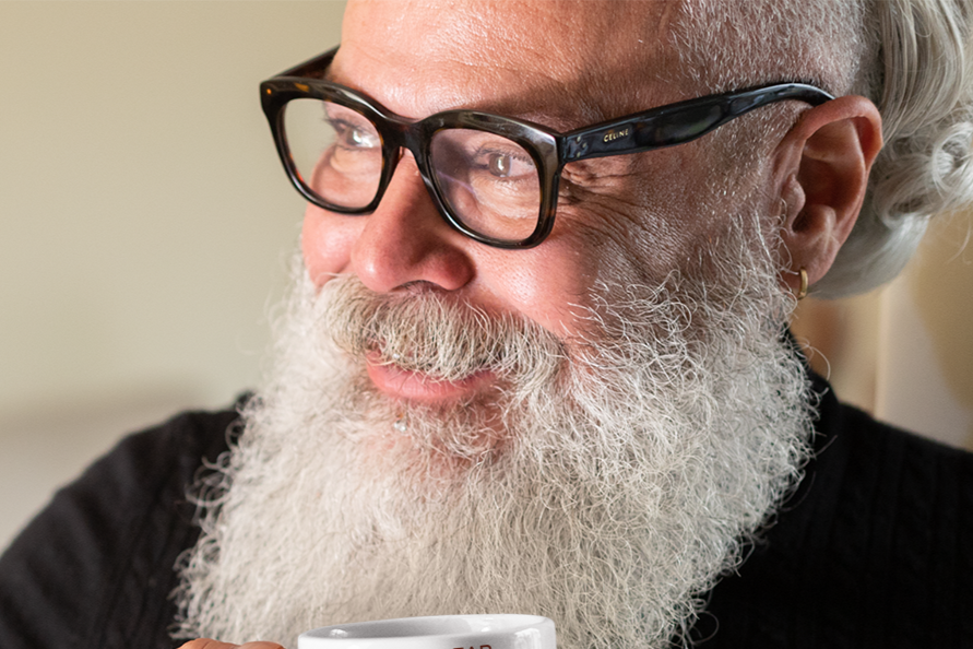 files/coffee-mug-mockup-featuring-a-hipster-man-with-a-big-beard-23989.png